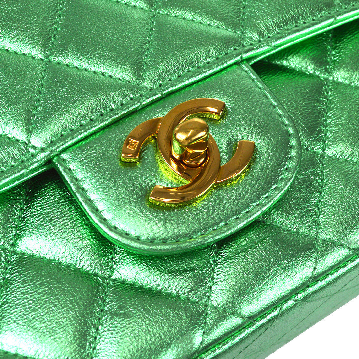 Luxury Chanel 1994 Classic Flap Handbag Medium Metallic Green Lambskin