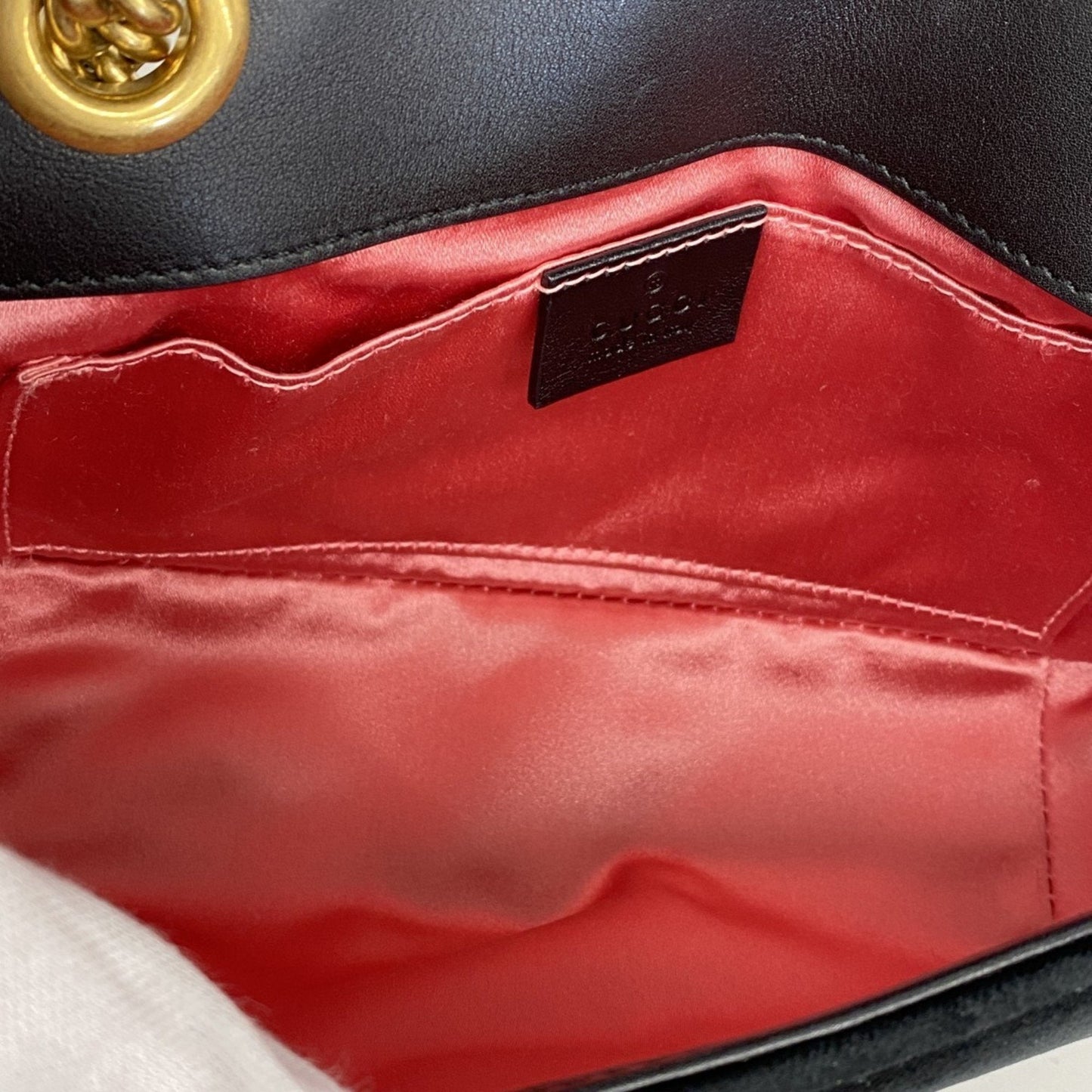 Gucci Gg Marmont Suede Shoulder Bag ()