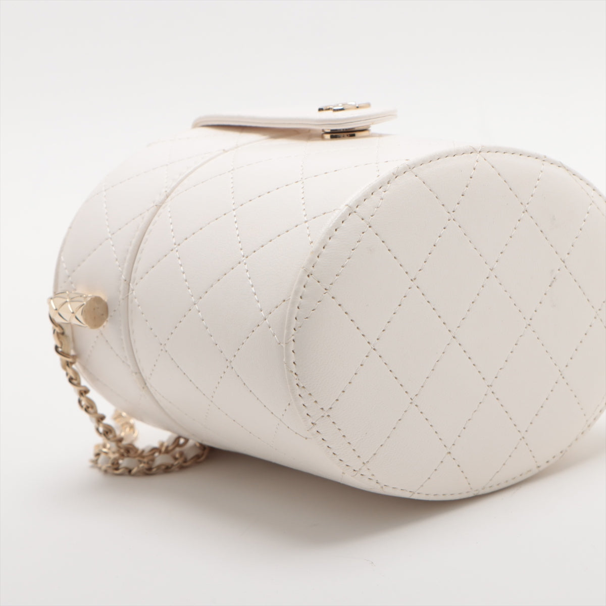 Chanel Matrasse Chain Shoulder Bag Vanity White G 31st