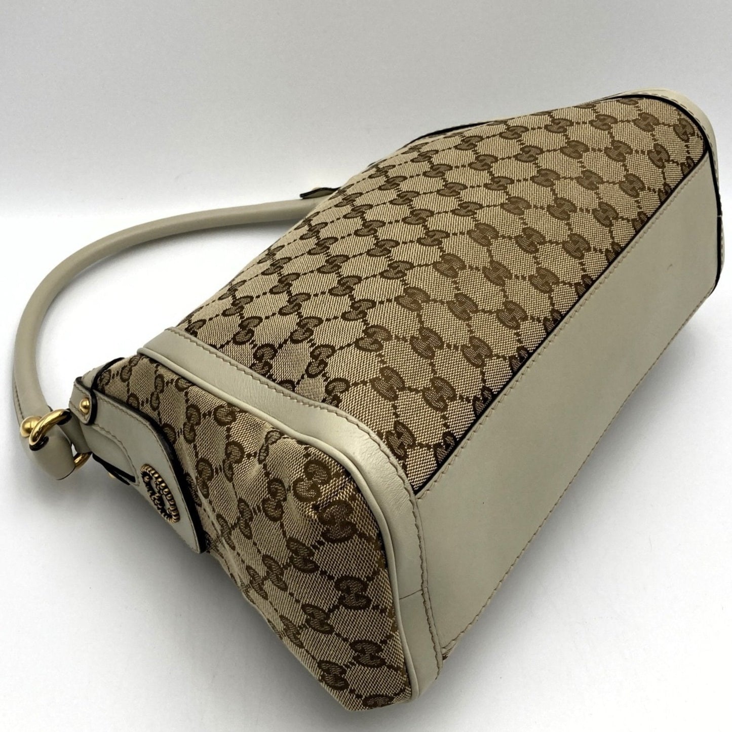 Luxury Gucci Trending 2025 Gg Canvas Canvas Shoulder Bag ()