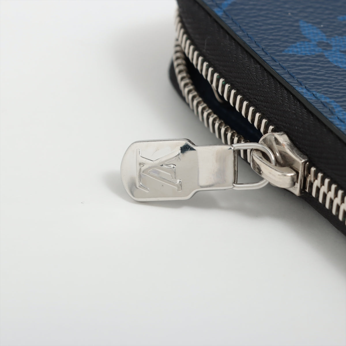 Louis Vuitton Zippy Wallet Vertical M30447 Cobalt Round Zippe Wallet