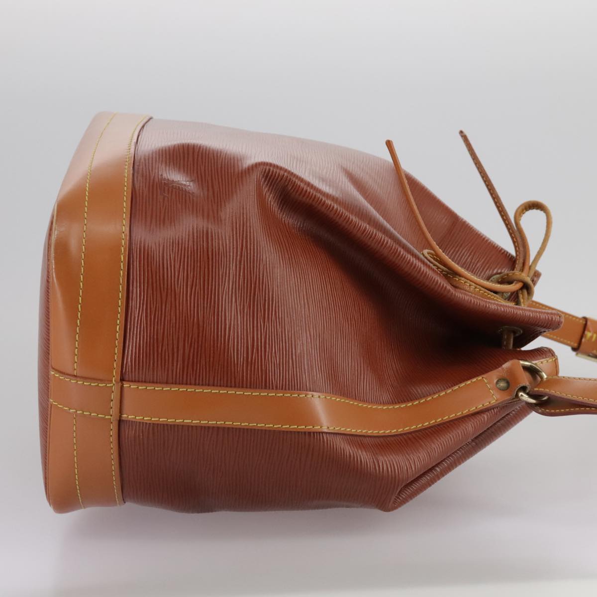 LOUIS VUITTON Epi Noe Shoulder Bag Brown Kenya M44003 LV 105524