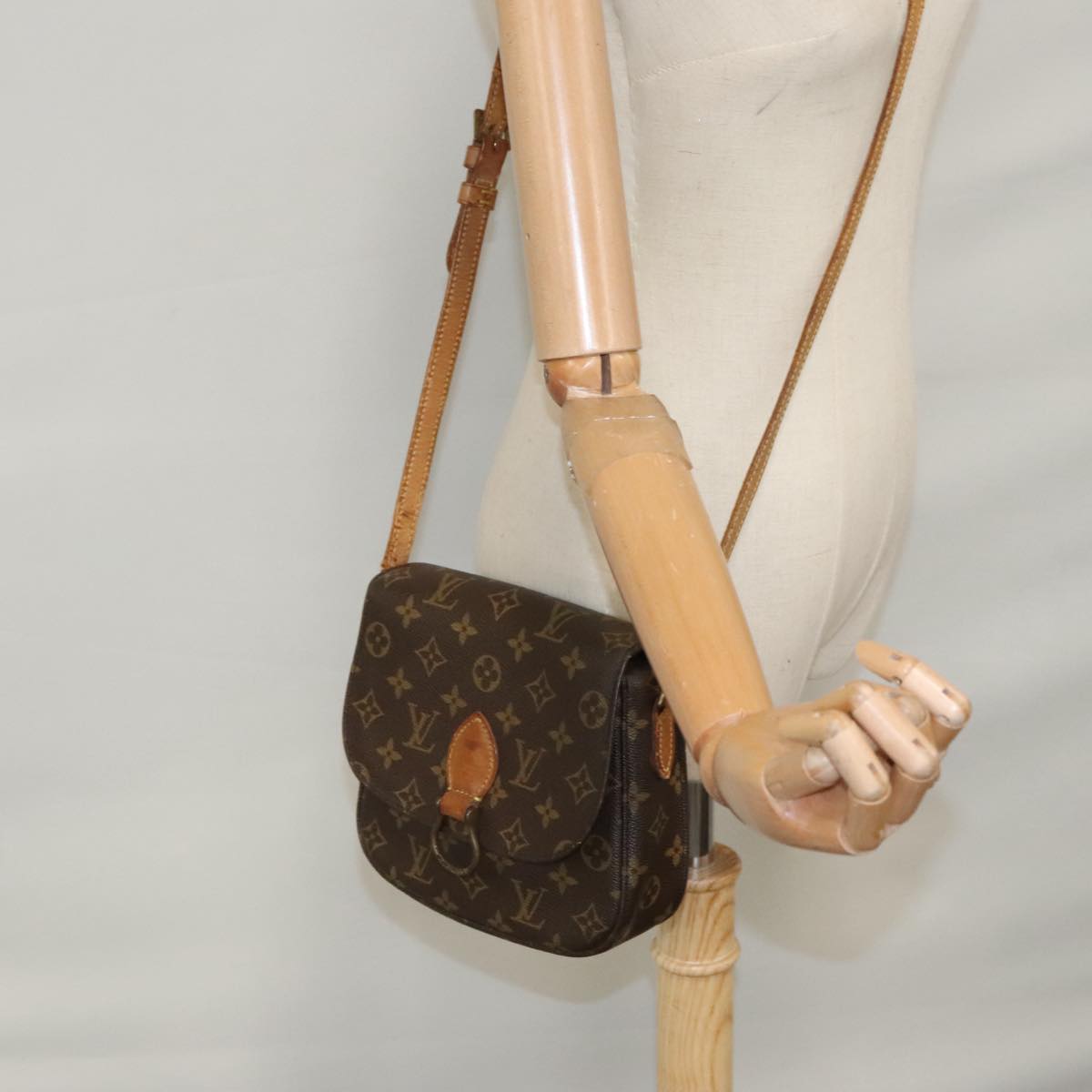 LOUIS VUITTON Monogram Saint Cloud MM Shoulder Bag M51243 LV 107843