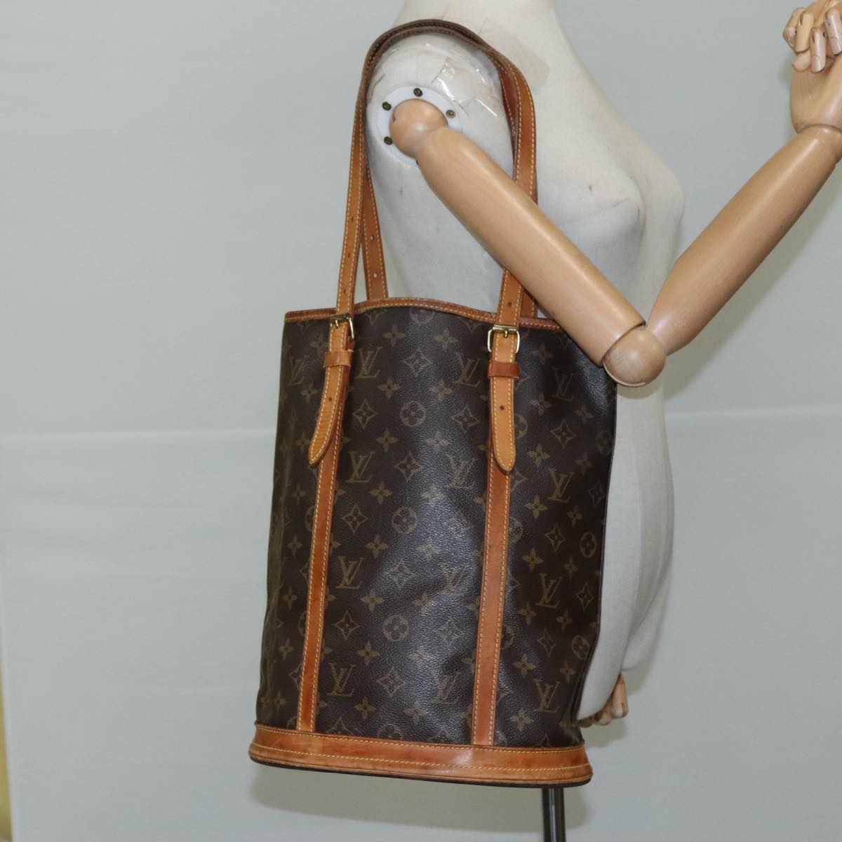 LOUIS VUITTON Monogram Bucket GM Shoulder Bag M42236 LV 107957