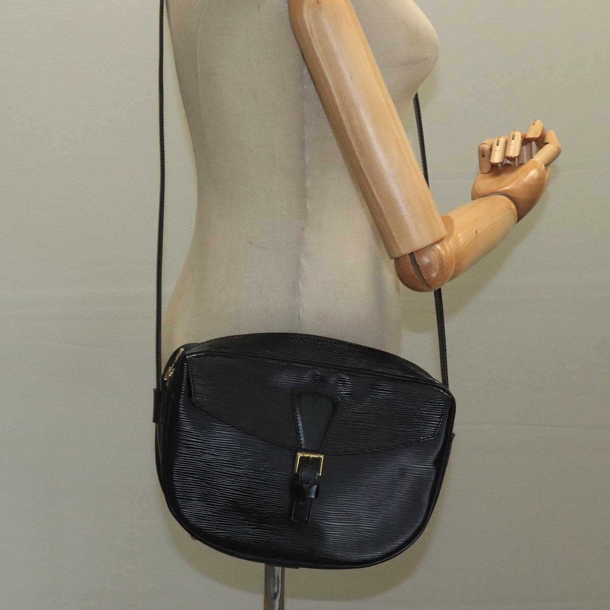 LOUIS VUITTON Epi Jeune Fille MM Shoulder Bag Black M52152 LV 109766