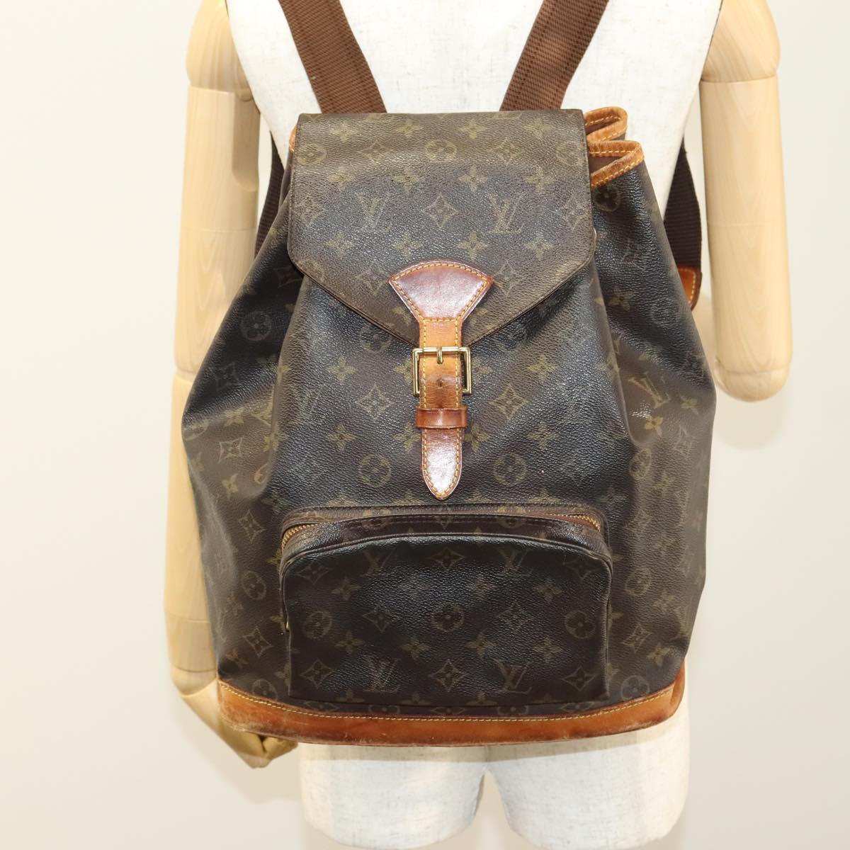 LOUIS VUITTON Monogram Montsouris GM Backpack M51135 LV 109985