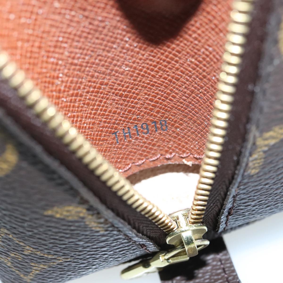 LOUIS VUITTON Monogram Trousse Demi Ronde Cosmetic Pouch M47520 LV 110614