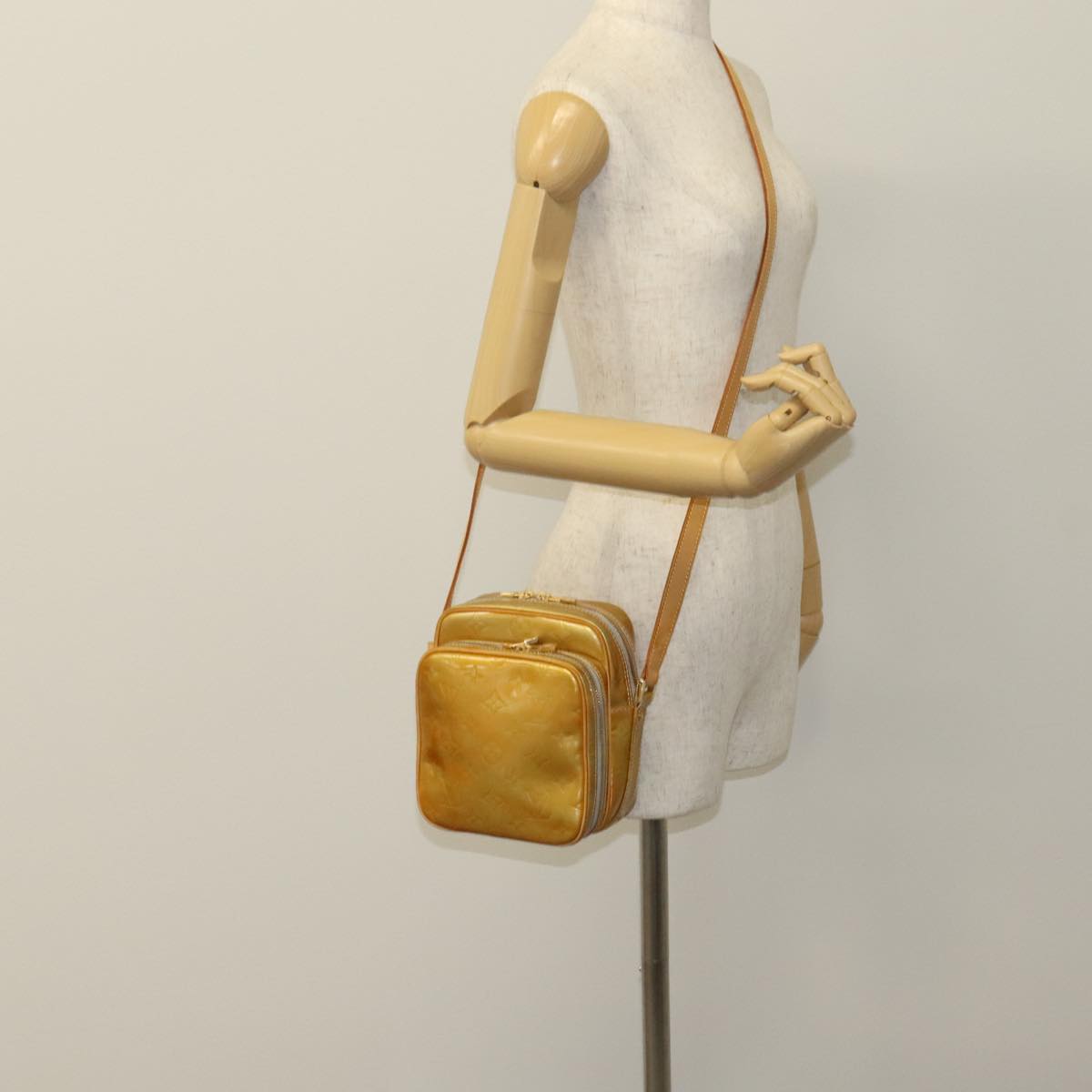 LOUIS VUITTON Monogram Vernis Wooster Shoulder Bag Gris M91036 LV 110625