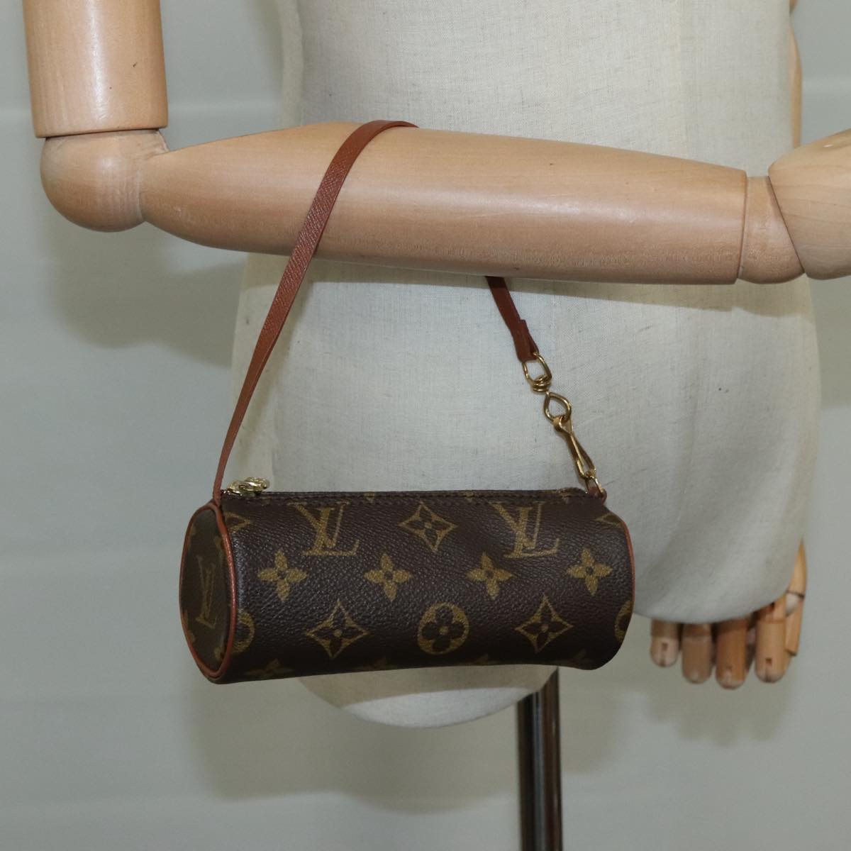 LOUIS VUITTON Monogram Papillon Pouch LV 111000