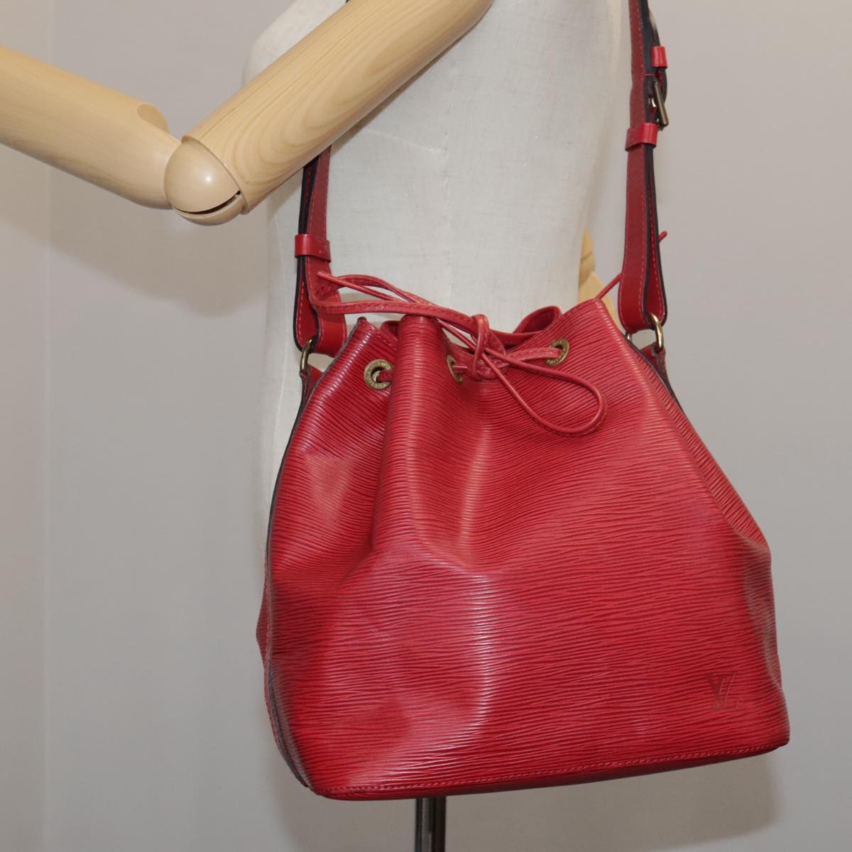 LOUIS VUITTON Epi Petit Noe Shoulder Bag Red M44107 LV 111002