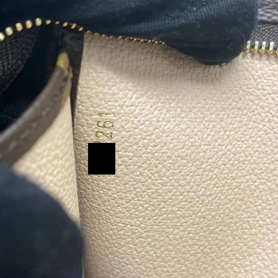 Louis Vuitton Toiletry pochette 26 Monogram canvas