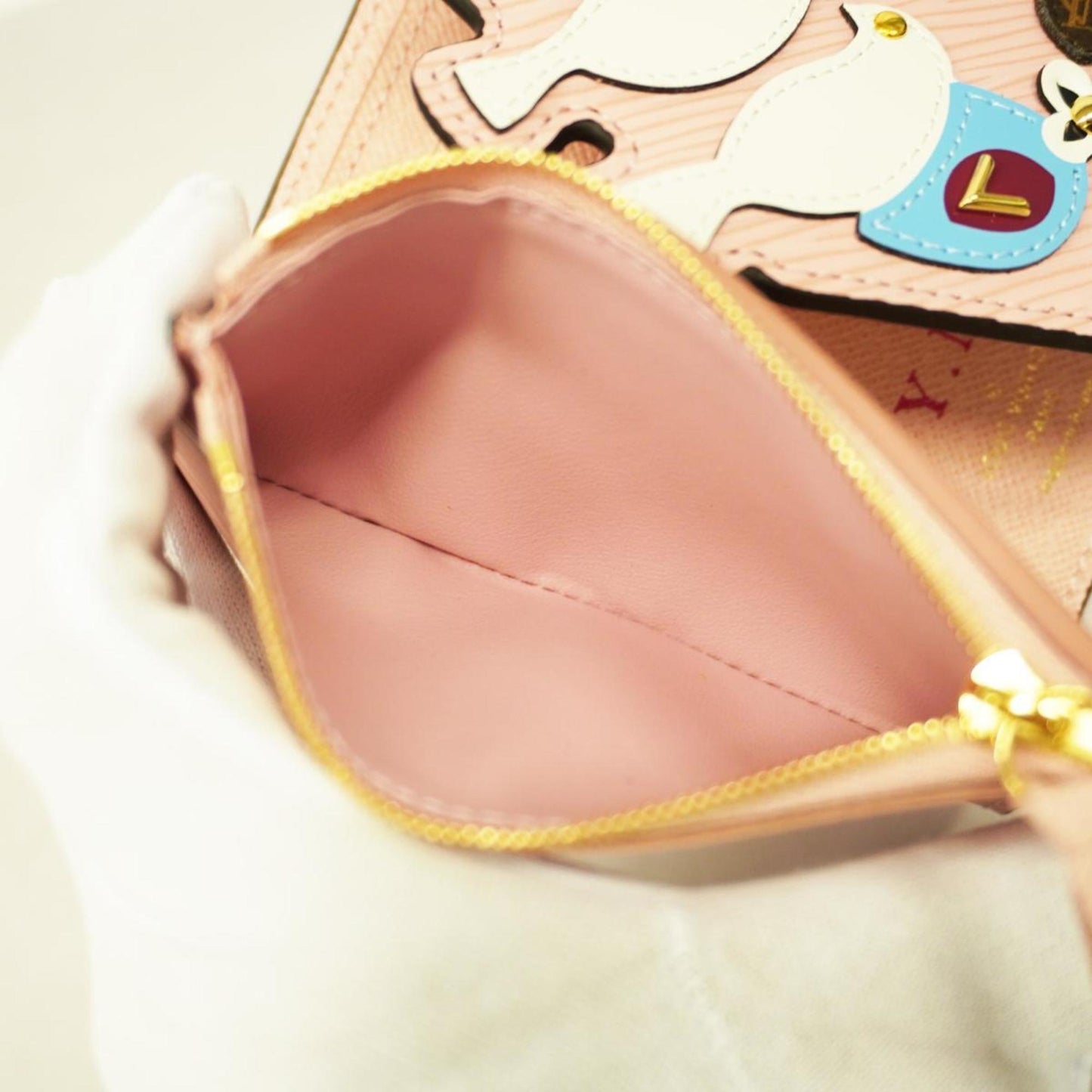 Louis Vuitton Leather Wallet ()