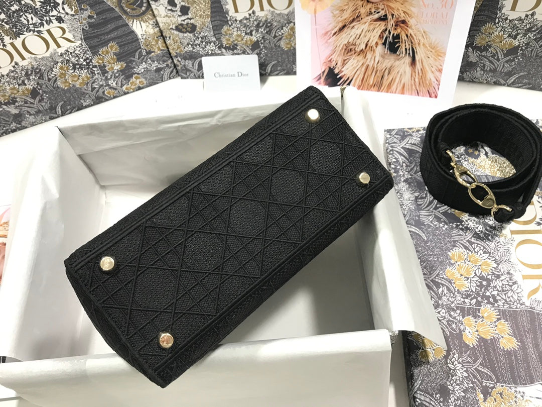 Luxury DiorMEDIUM LADY D-LITE 24 BLACK CANNANGE EMBROIDERY