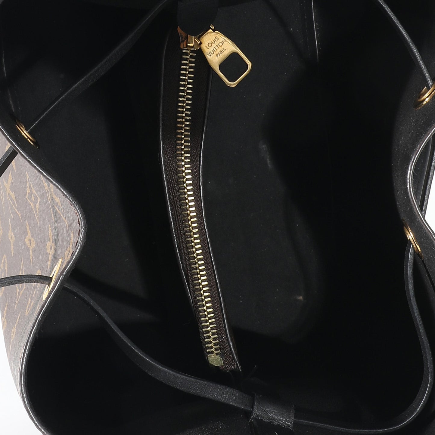 Louis Vuitton Louis Vuitton Black Monogram Canvas NéoNoé MM