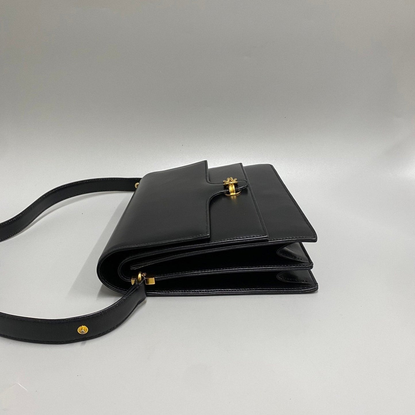 Luxury Gucci Trending 2025 -- Leather Shoulder Bag ()