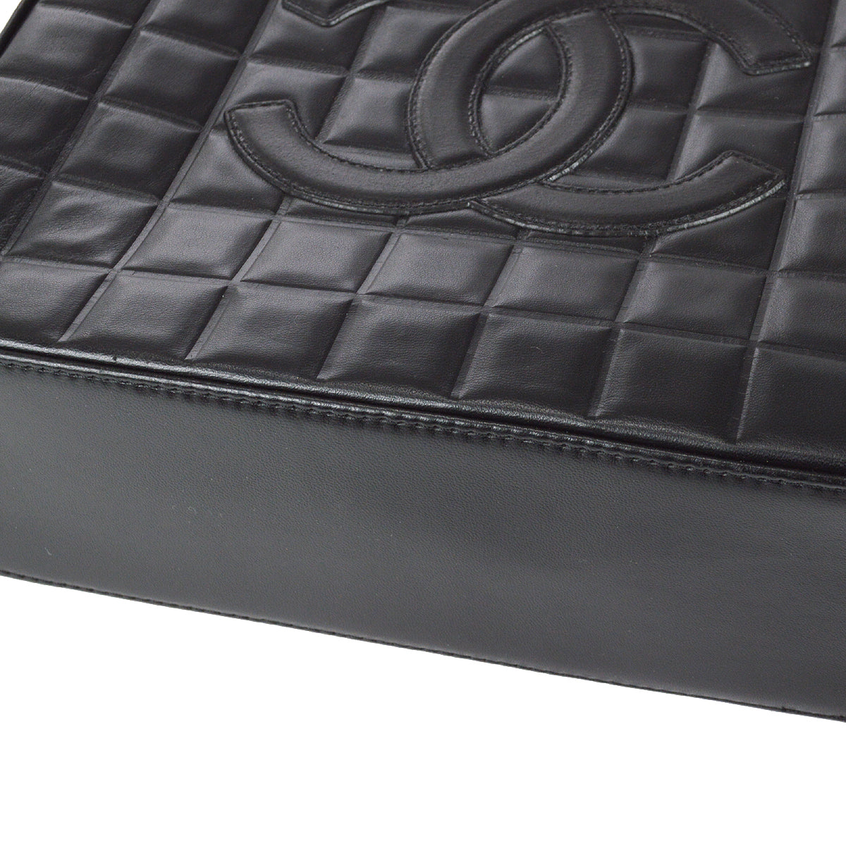 Luxury Chanel 2001-2003 Choco Bar Tote Handbag Black Lambskin
