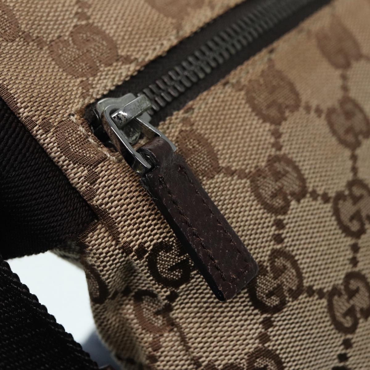 Gucci Gg Canvas Canvas Shoulder Bag ()