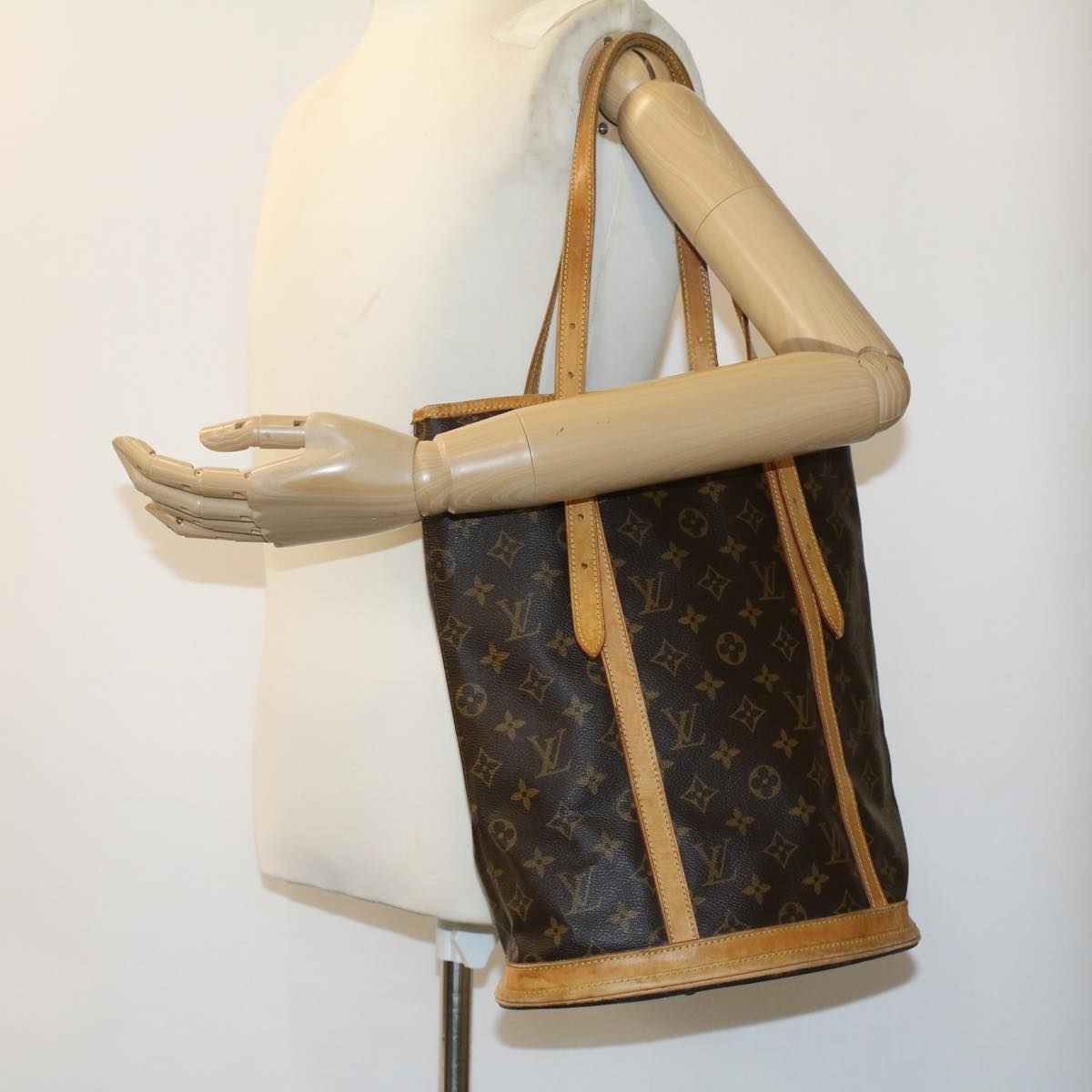 LOUIS VUITTON Monogram Bucket GM Shoulder Bag M42236 LV 19474C