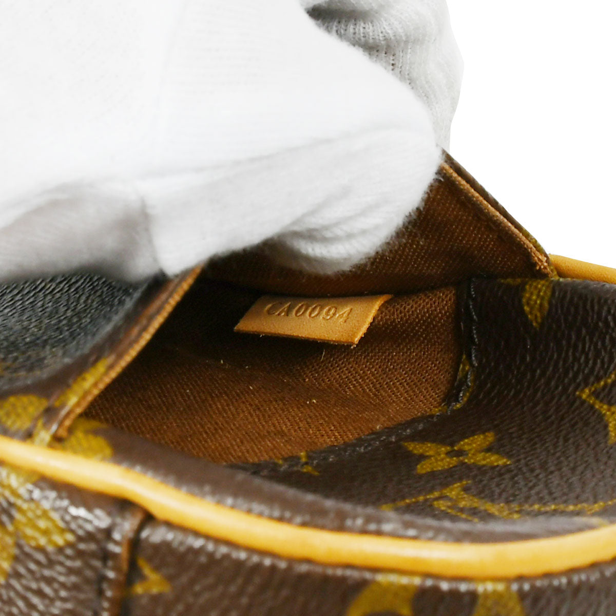 Louis Vuitton 2004 Pochette Gange Bum Bag Monogram M51870