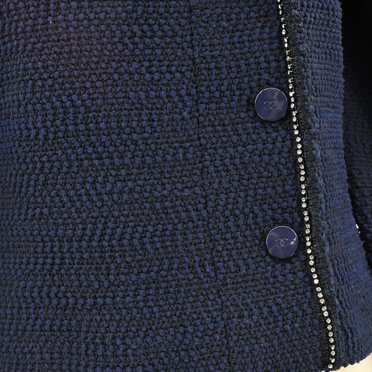Luxury Chanel 2000 Fall off-center fastening tweed jacket #40