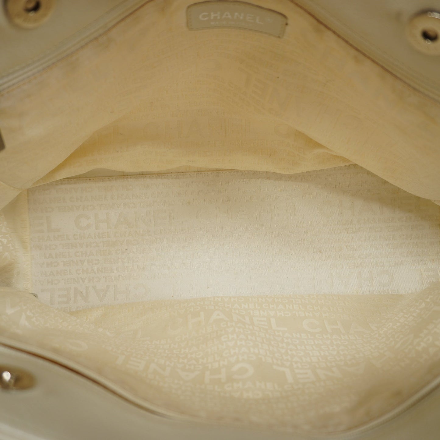 CHANELAuth 2.55 2.55/ Matelasse Women's Leather Tote Bag White