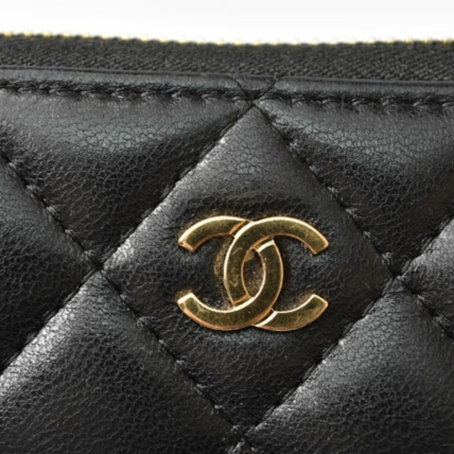 Luxury Chanel Wallet A50097 Long Round Zipper Timeless Classic Matelasse Lambskin Black Bordeaux