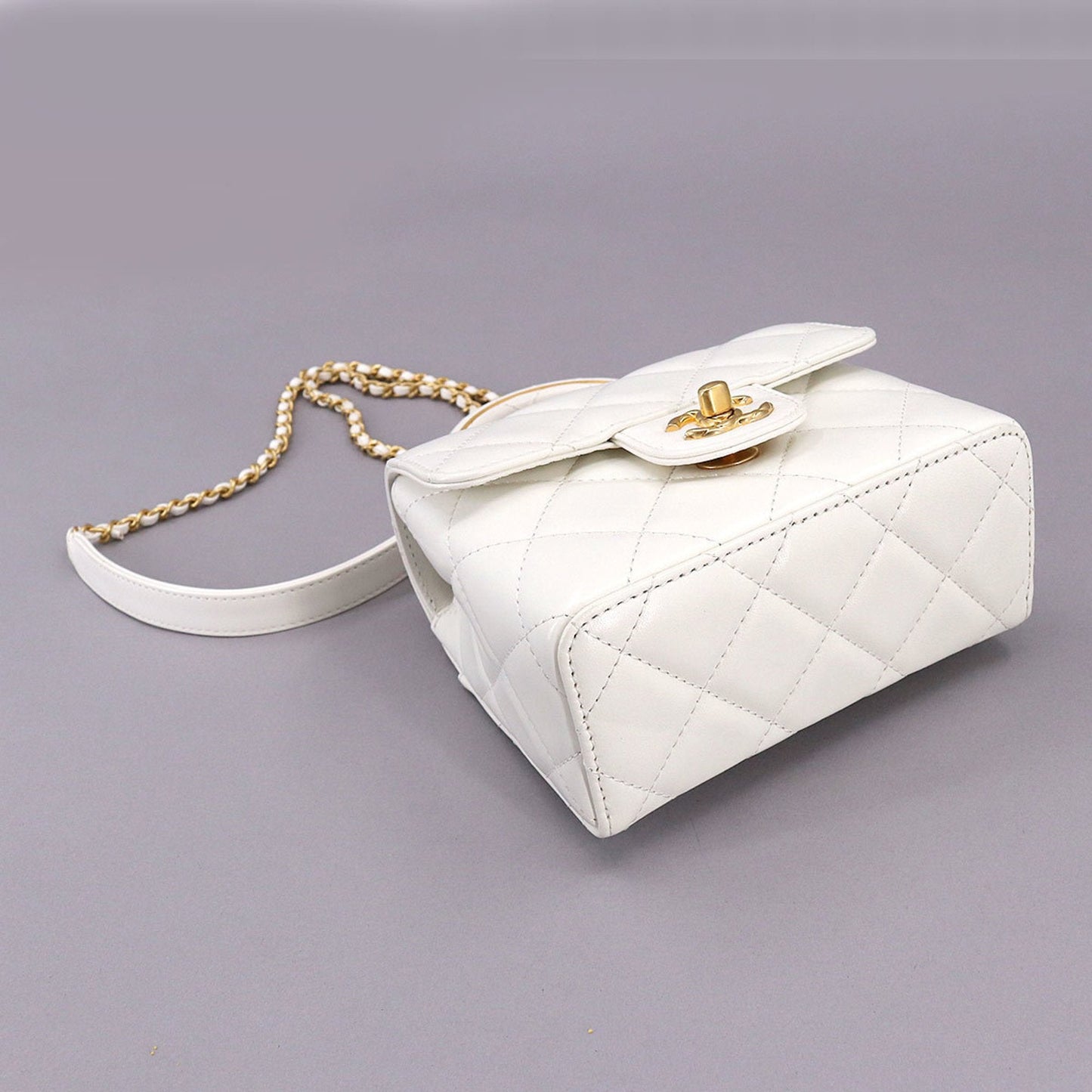 Luxury Chanel Matelasse 2way Hand Chain Shoulder Bag Leather White AS4035 Gold Hardware