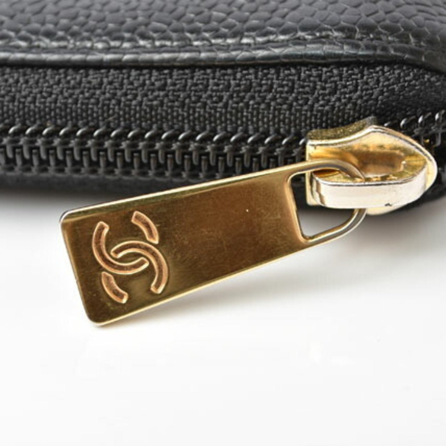 Luxury Chanel long wallet round here mark caviar skin black