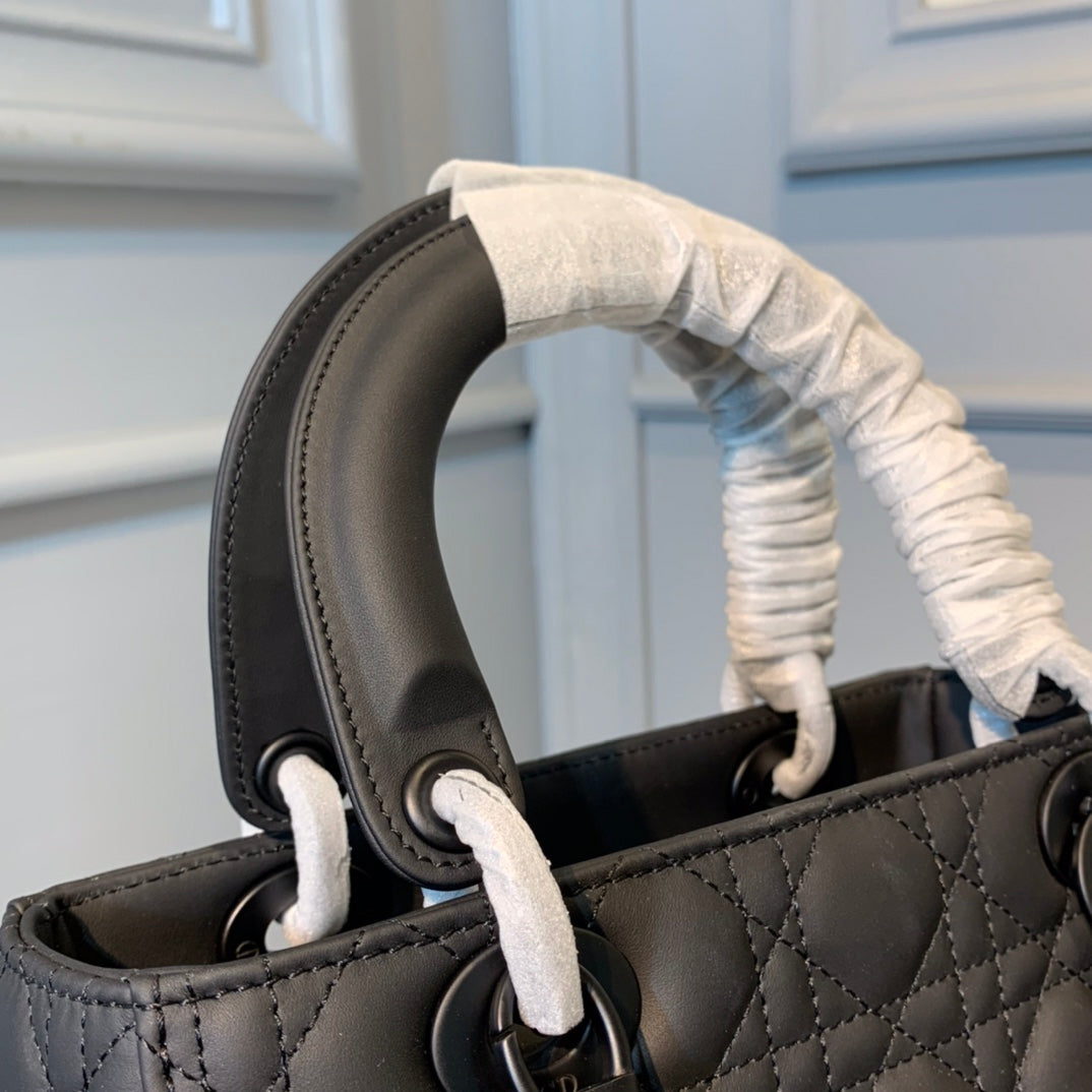 Luxury Diormedium lady 24 black calfskin black hardware