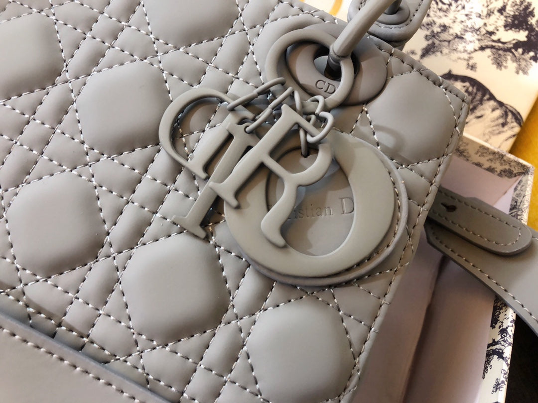 Luxury DiorMEDIUM LADY 20 BAG IN GREY CALFSKIN