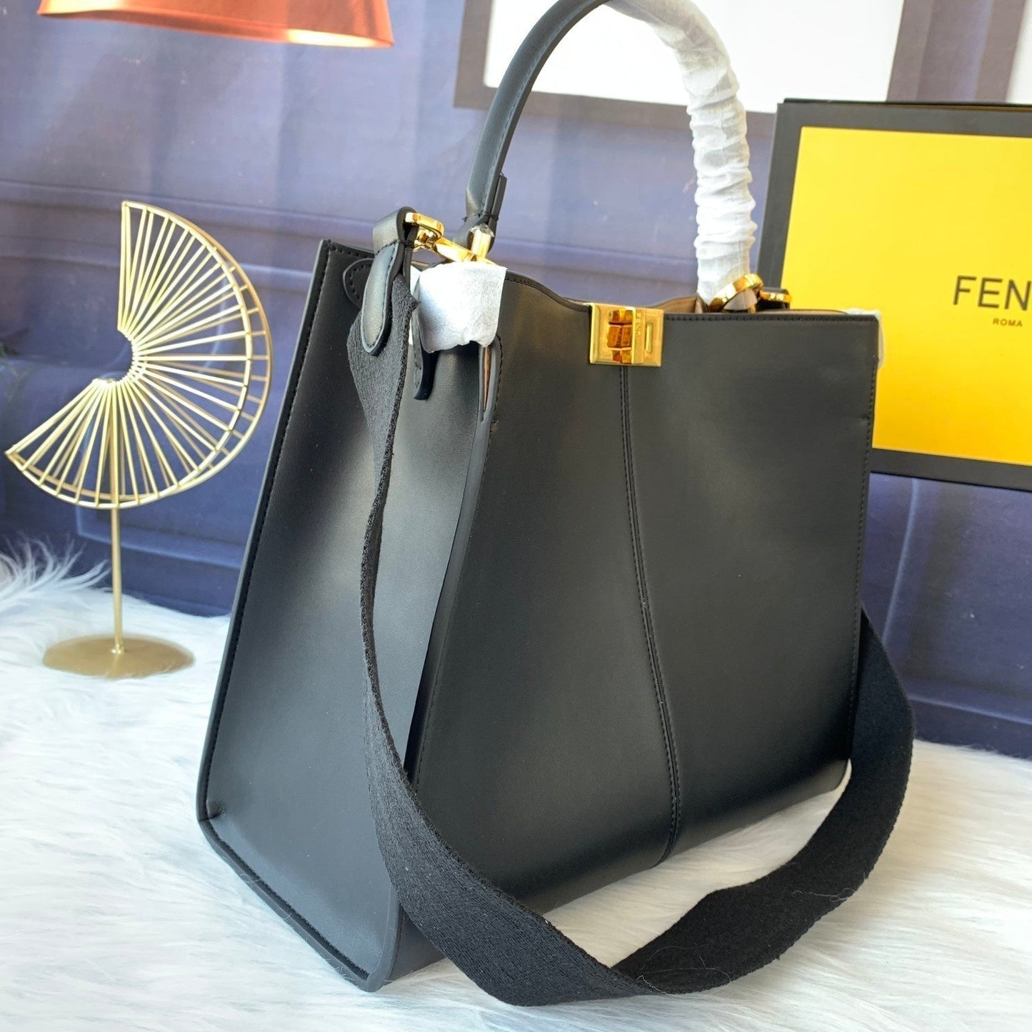 Luxury FendiPeekaboo X-lite medium 30cm Bag black lambskin gold hardware