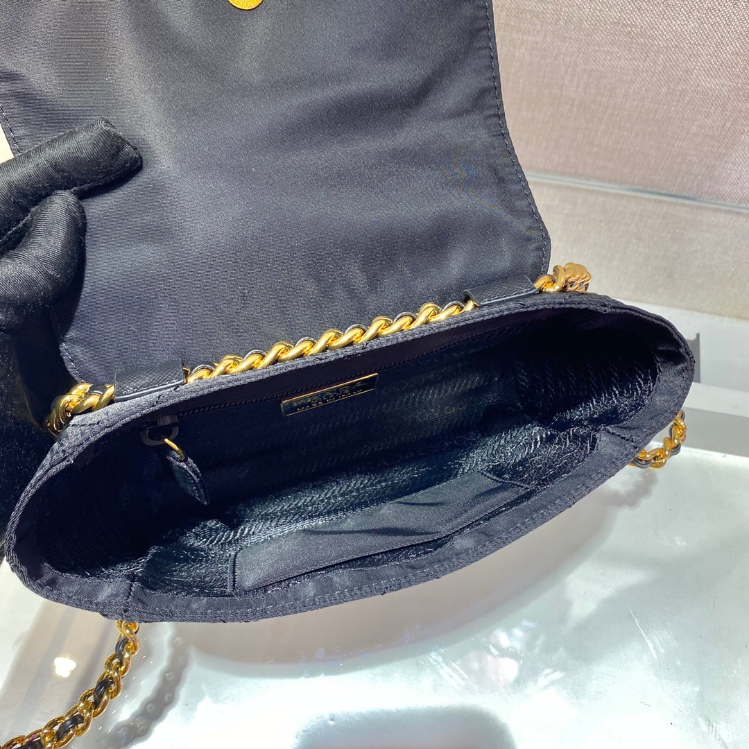 Luxury PradaSMALL QUILTED FLAP BAG 18 IN BLACK RE-NYLON FABRIC GOLD CHAIN