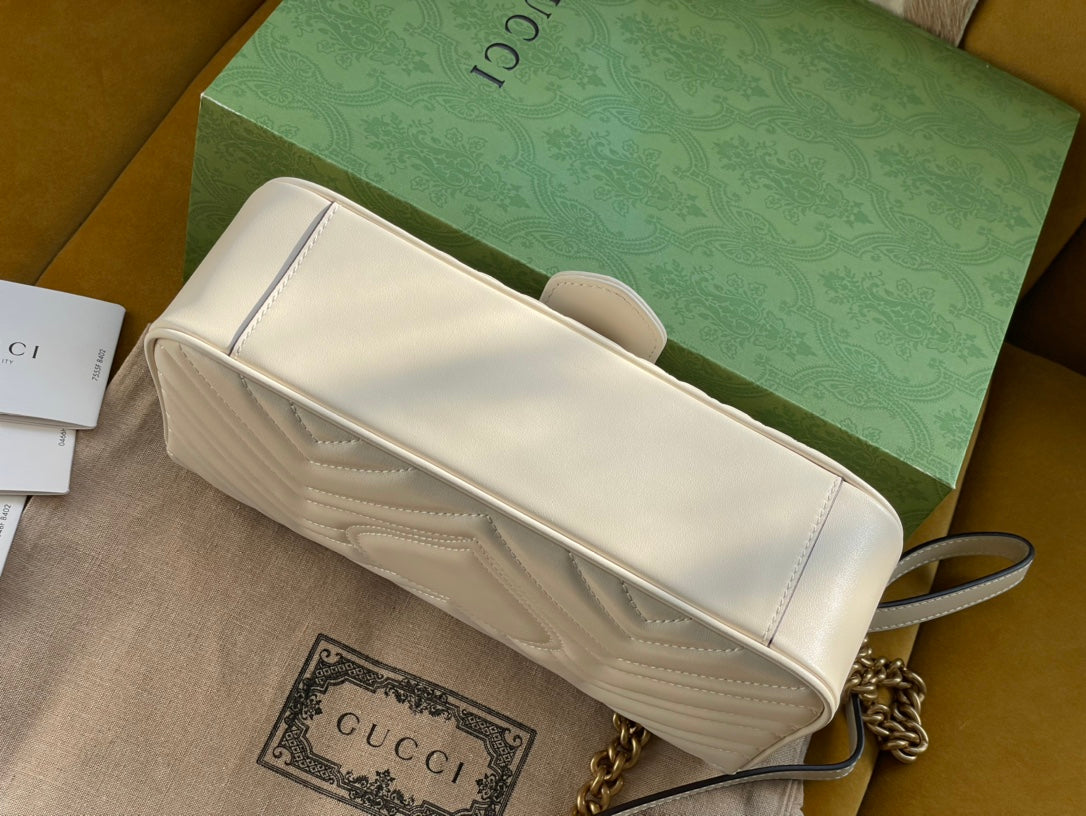 Luxury Gucci GG MARMONT MATELASSÉ LARGE 26 BAG WHITE CALFSKIN
