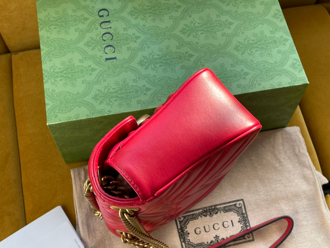 Luxury Gucci GG MARMONT MATELASSÉ LARGE 26 BAG RED PINK CALFSKIN