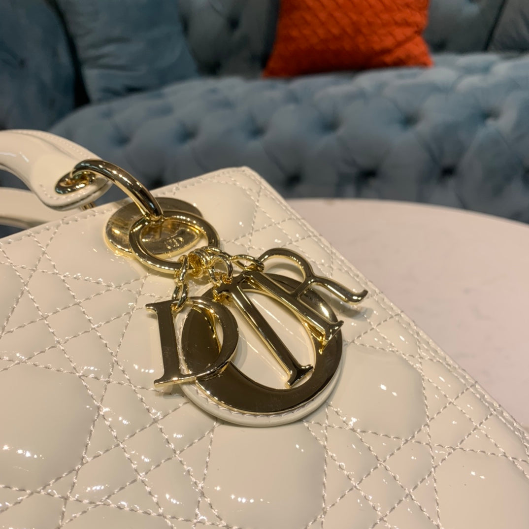 Luxury Diormedium lady 24 white lambskin