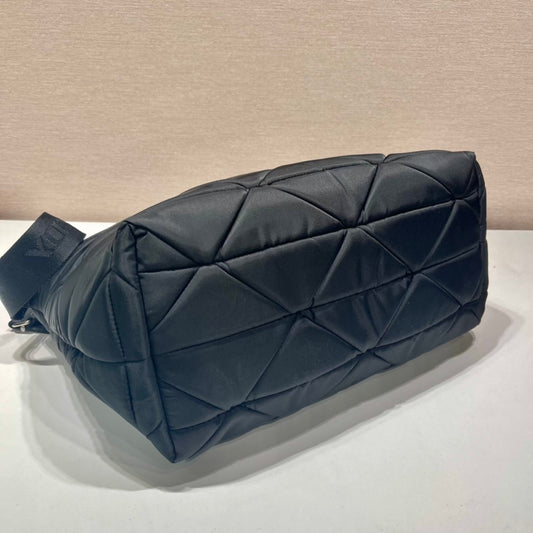 Luxury PradaTRIANGLE PATTERN TOTE BAG 33 IN BLACK QUILTED RE-NYLON