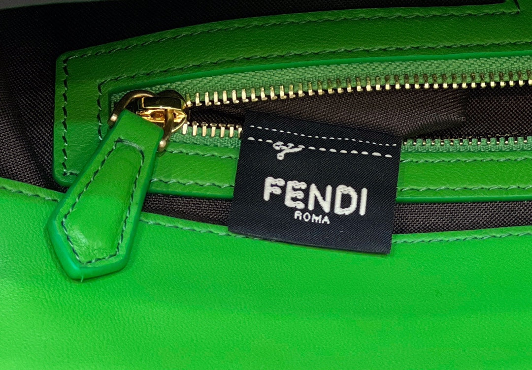 Luxury FendiBAGUETTE WITH FF MOTIF 27 IN EMERALD GREEN SOFT LAMBSKIN GOLD HARDWARE