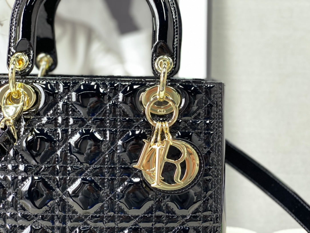 Luxury Diormedium lady 24 black patent calfskin