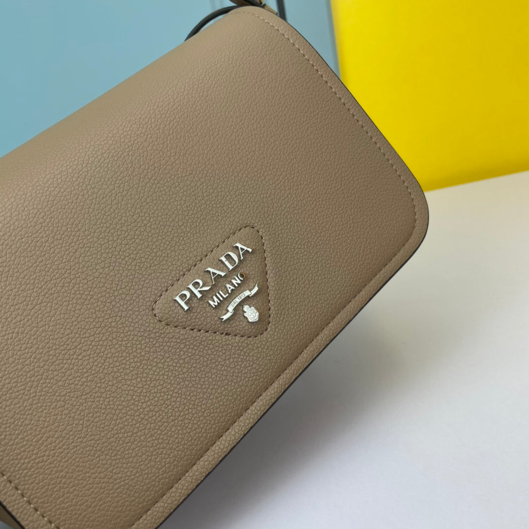 Luxury Prada24 BAG WITH STRAP IN TAN BROWN CALFSKIN