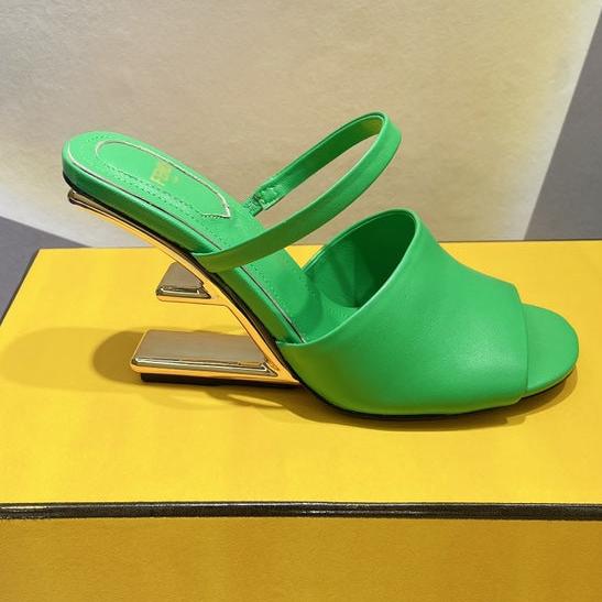 Luxury FendiLuxury FendiFIRST 95 MM HIGH-HEELED SANDAL IN EMERAKD GREEN LAMBSKIN GOLD HARDWARE
