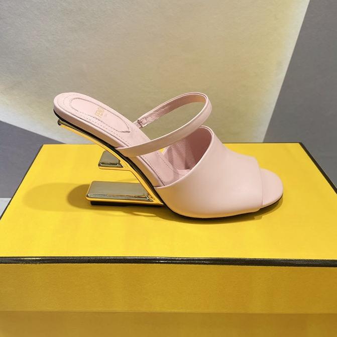 Luxury FendiLuxury FendiFIRST 95 MM HIGH-HEELED SANDAL IN BABY PINK LAMBSKIN GOLD HARDWARE