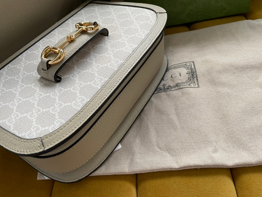 Luxury Gucci GG HORSEBIT 1955 SADDLE BAG 25 IN WHITE CANVAS AND BEIGE CALFSKIN