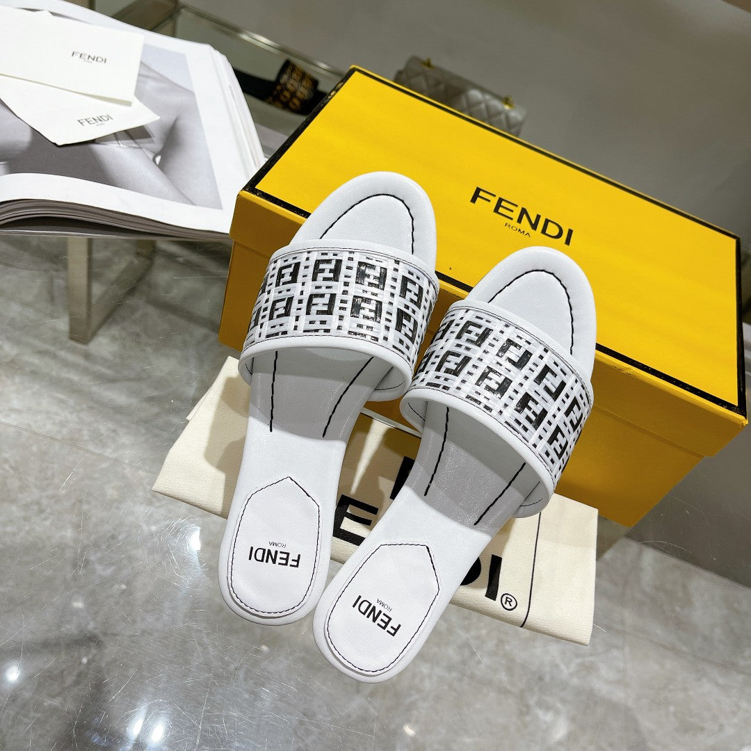 Luxury FendiFF Women Raffia Sandal White