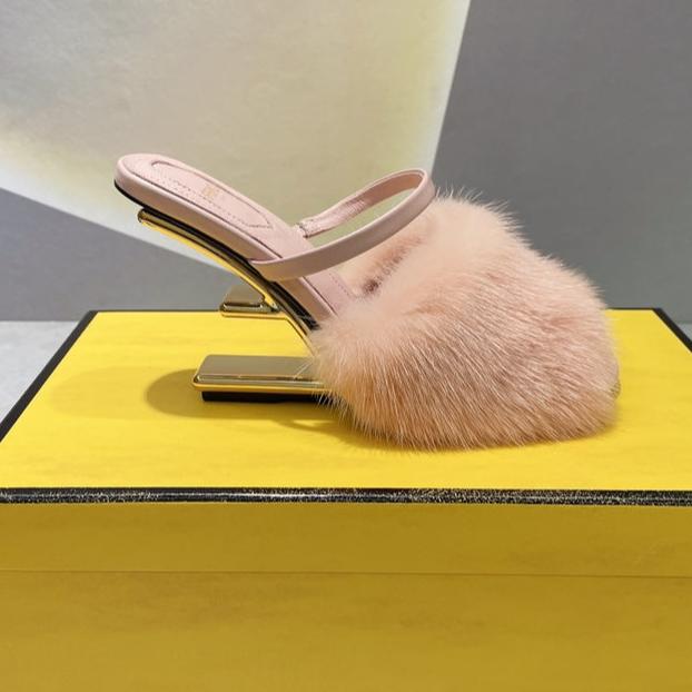 Luxury FendiLuxury FendiFIRST HIGH HEEL 95 MM SANDAL IN LIGHT PINK MINK FUR