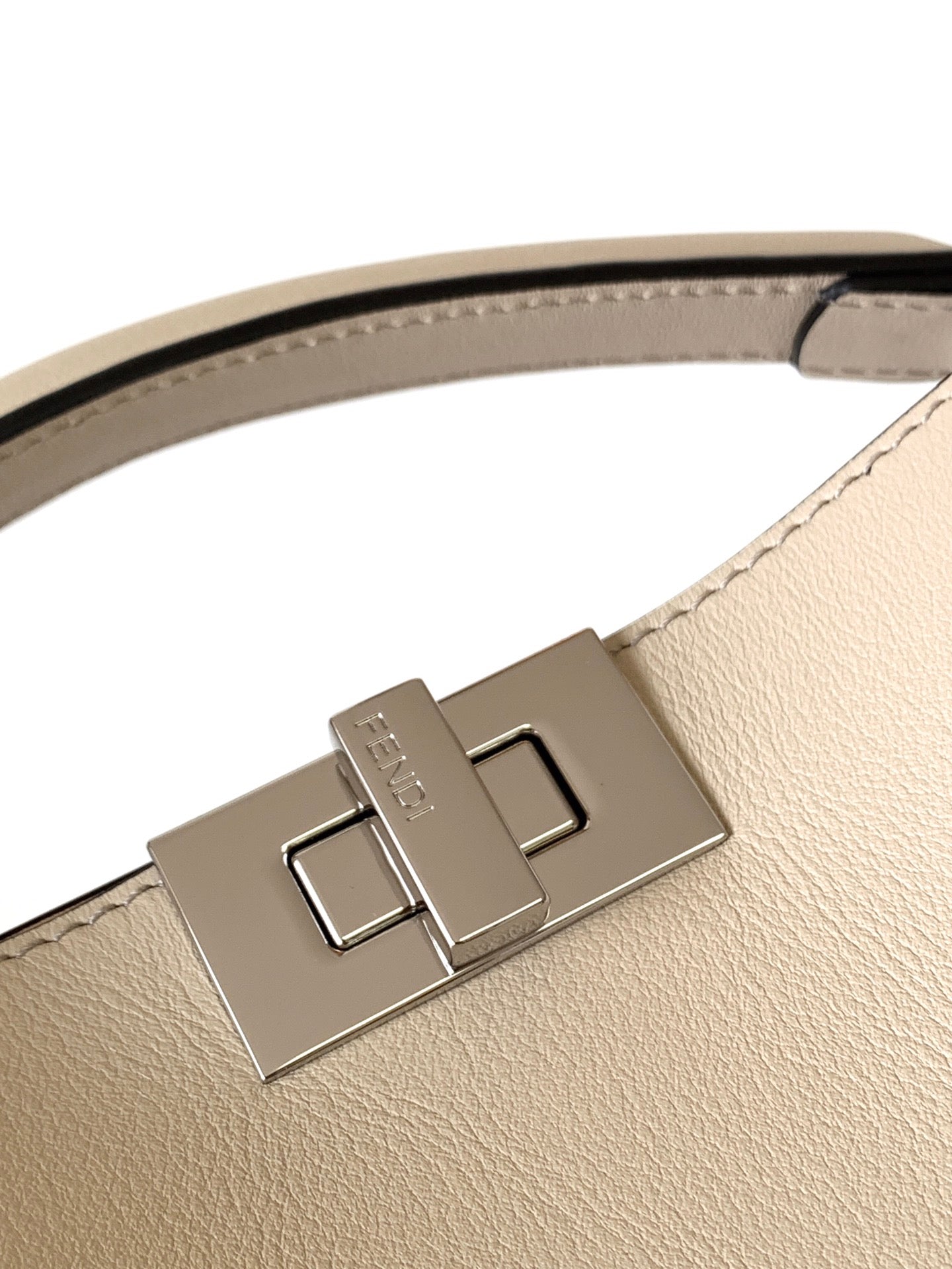 Luxury FendiPeekaboo ISeeU Small 27cm Bag ivory lambskin gold hardware