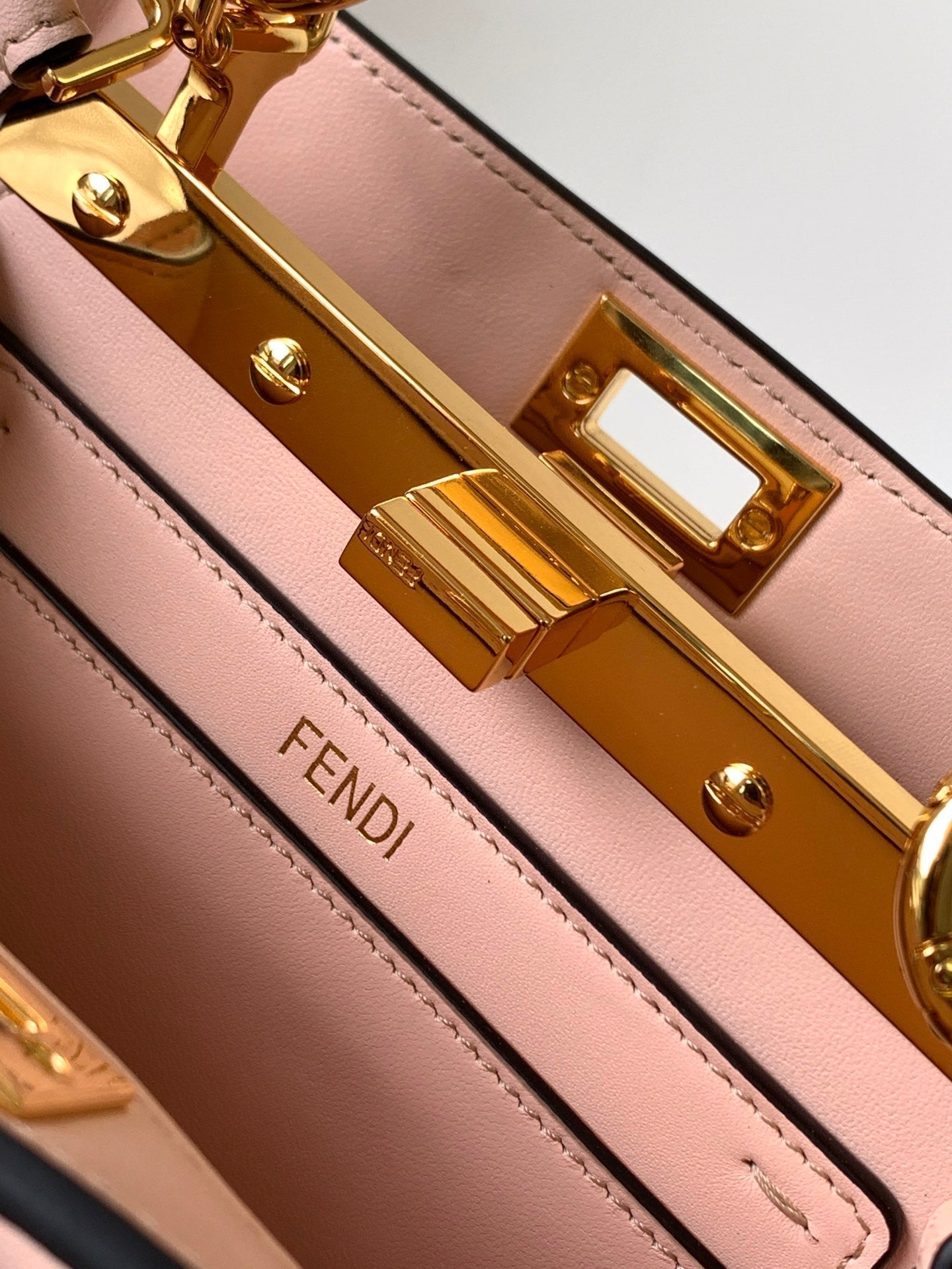 Luxury FendiPeekaboo ISeeU Petite 20 Bag Pink Lambskin Ghw