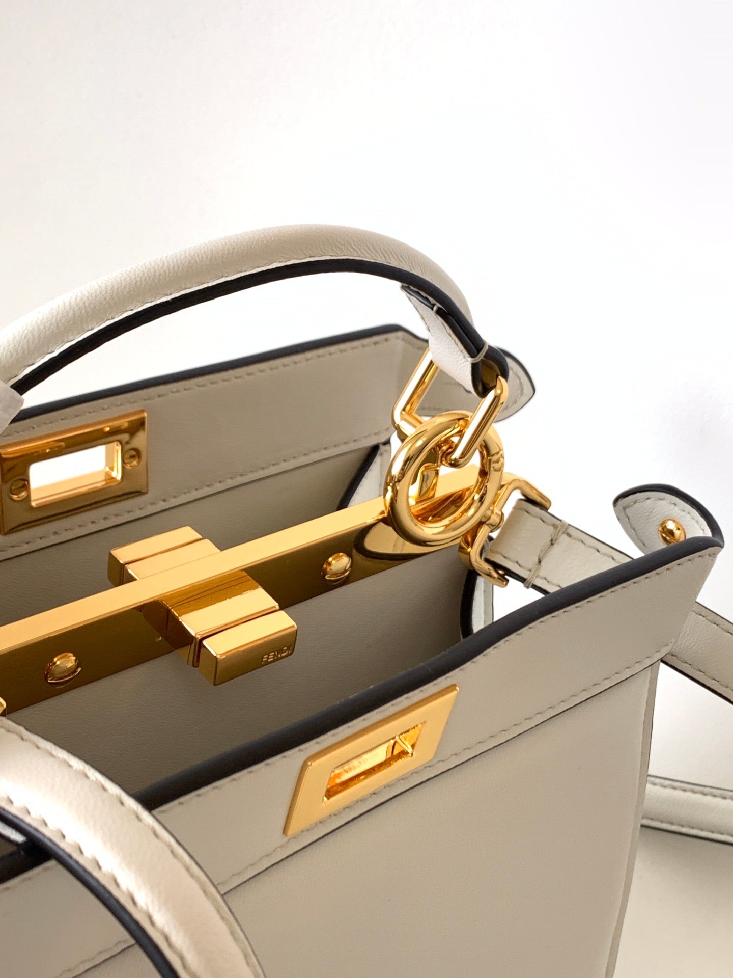 Luxury FendiPeekaboo ISeeU Petite 20 Bag White Lambskin Ghw