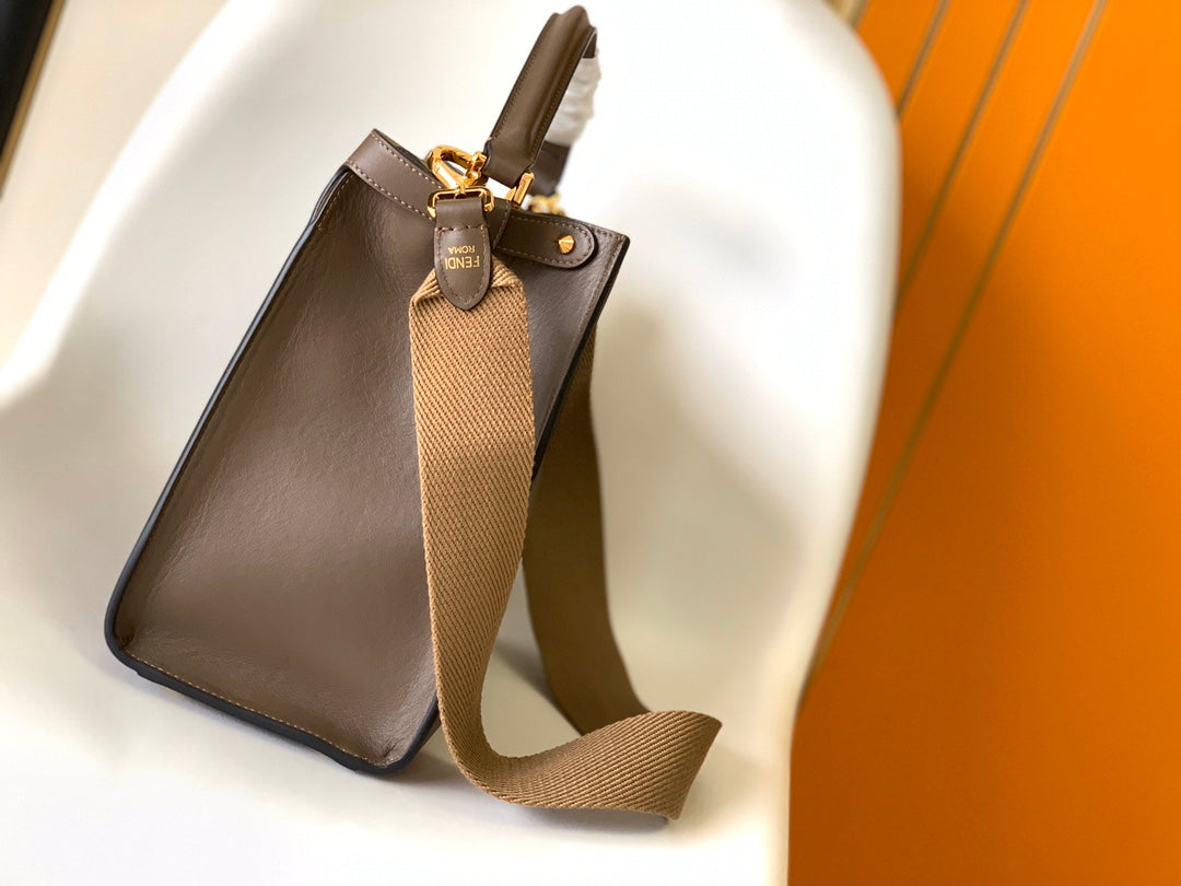 Luxury FendiPeekaboo X-lite medium 30cm Bag brown lambskin gold hardware