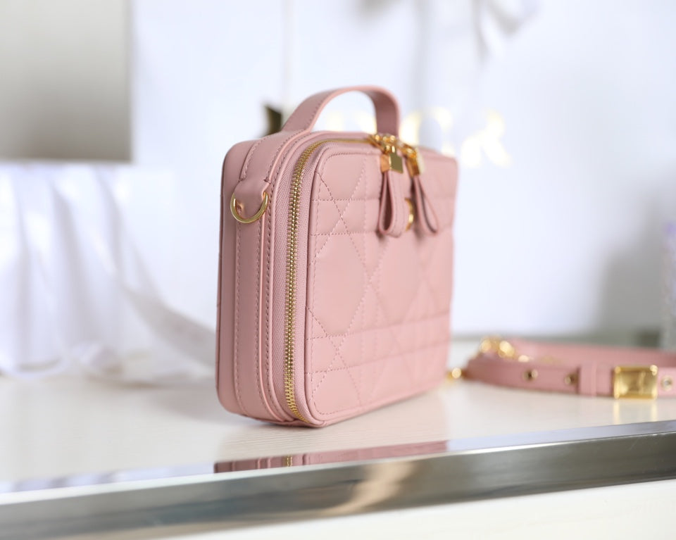Luxury DiorCARO BOX BAG 19 IN LIGHT PINK CALFSKIN