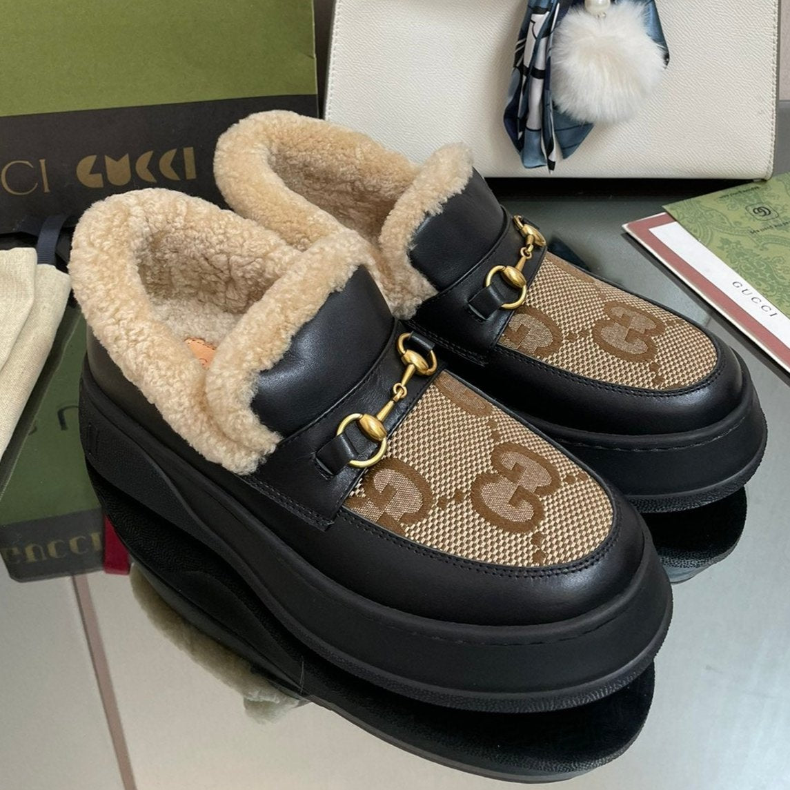Luxury Gucci GG LOAFER IN PEANUT BROWN JACQUARD AND BLACK CALFSKIN WITH BEIGE WOOL LINING